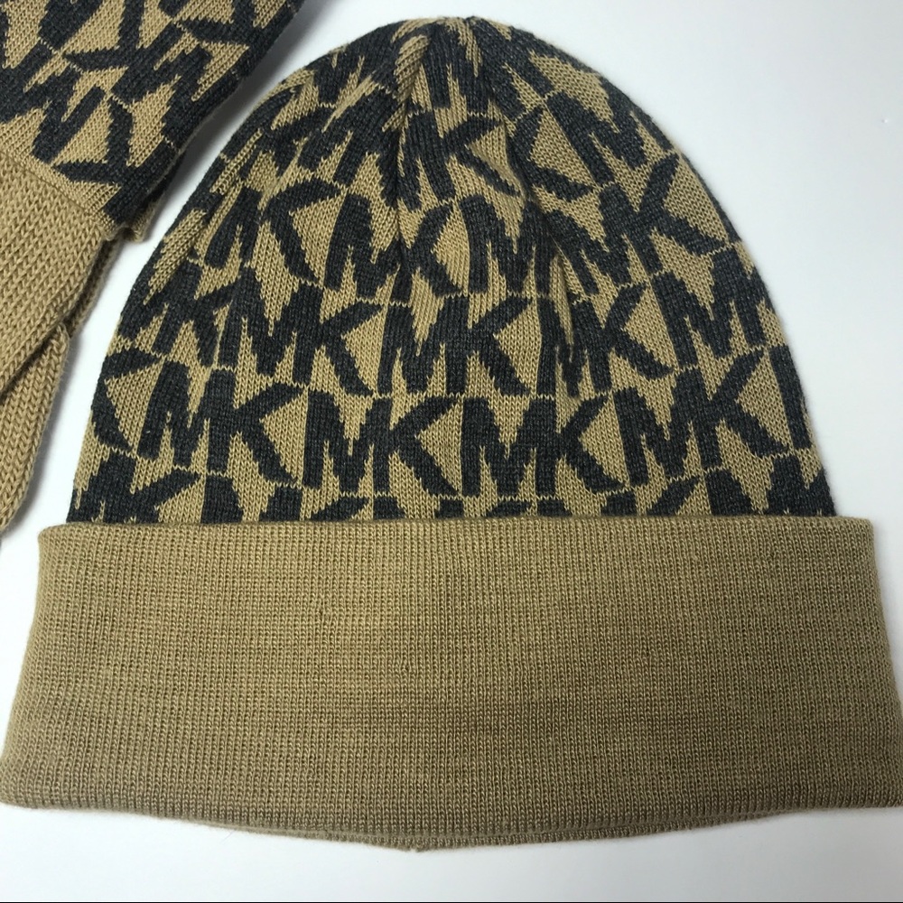 NWT MK scarf gloves head set - Picture 2 of 8